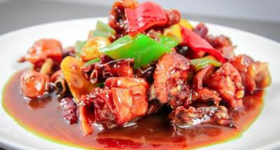 學(xué)會(huì)這道風(fēng)味炒雞的做法，家里來(lái)客買(mǎi)只雞就能招待，再也不愁了