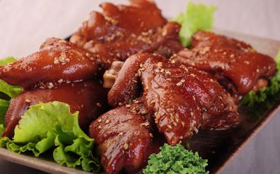 四川特色烤豬蹄技術(shù)培訓(xùn)，用法考究美容之佳品