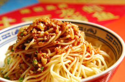 夏季小吃涼面培訓(xùn)哪里有？清爽可口令食客流連忘返