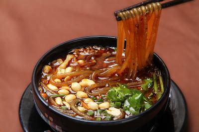 四川酸辣粉培訓(xùn)價格哪里便宜？重點(diǎn)掌握泡粉時間